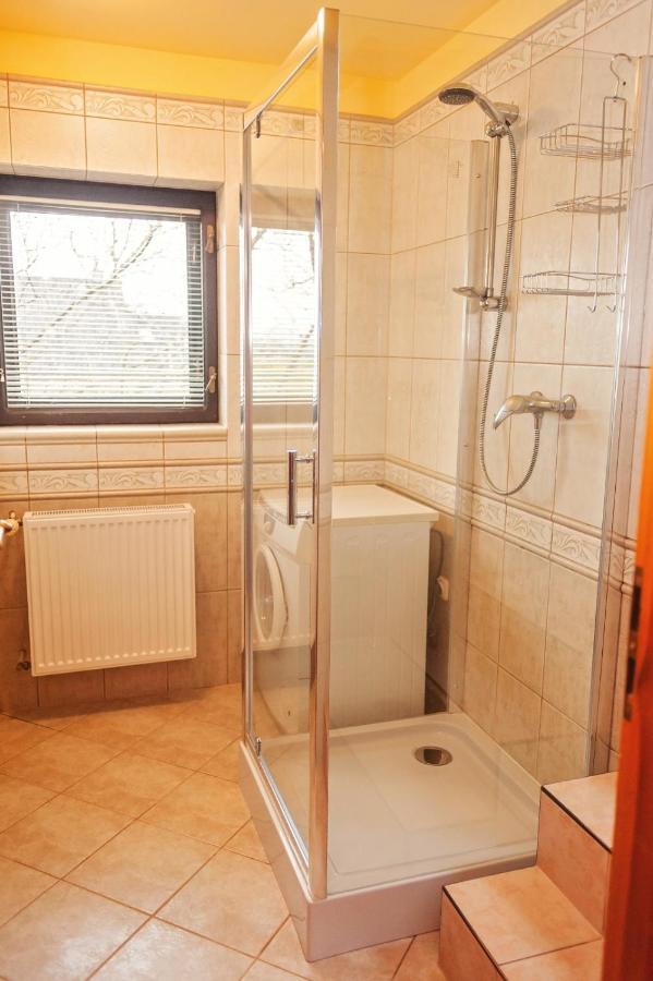 Za Gorami, Za Lasami Myslakowice Luaran gambar